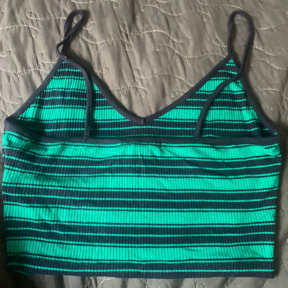 Crop top - Picture 3 of 4